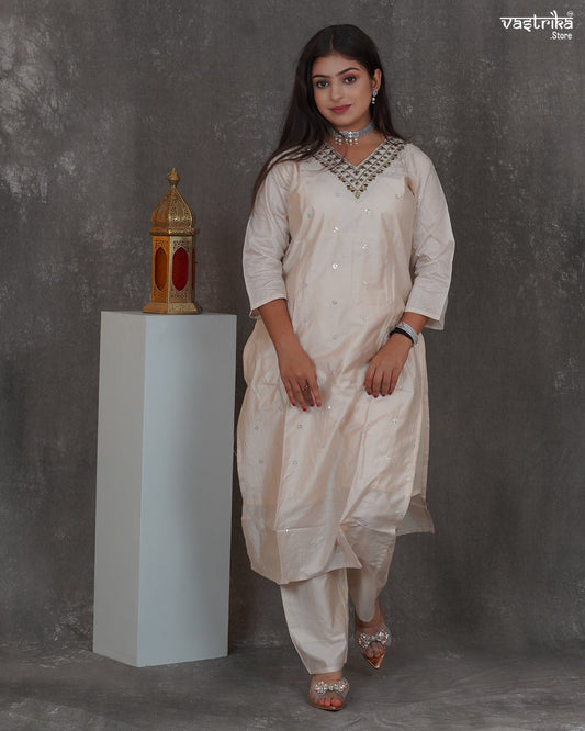 Aari Elegance Kurti Set