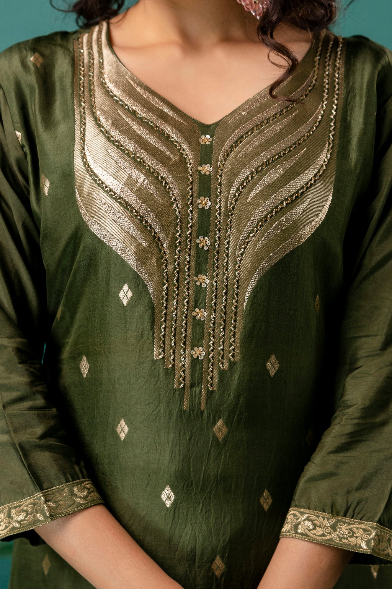 Banarasi Handworked Kurti with V-Neck, Shiffon Dupatta & Plain Trouser