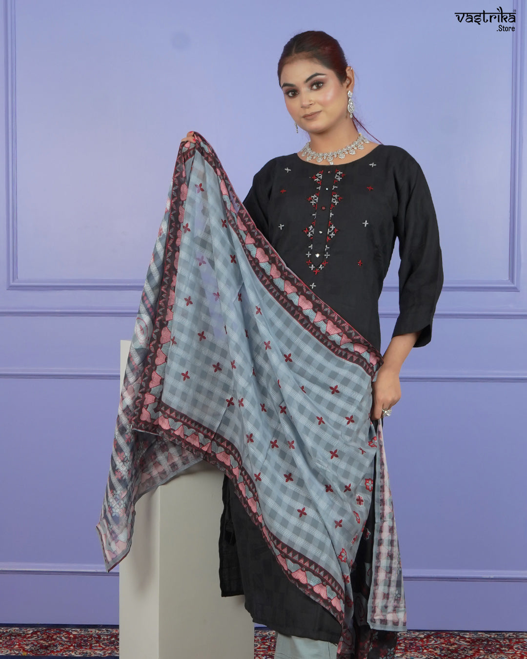 Gath Kadhai Handworked Kurti Set