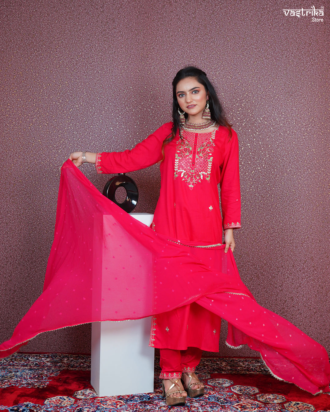 Exquisite Handcrafted Thread & Mirror Work Kurti Set