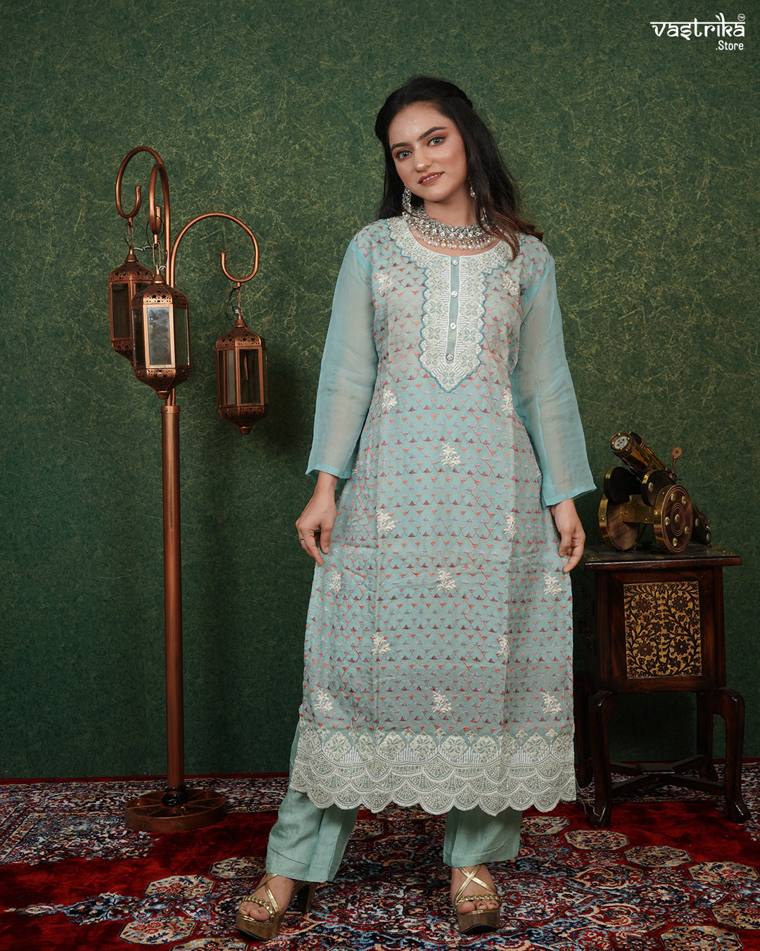 Elegant Chikankari Kurti Set with Pure Organza Dupatta