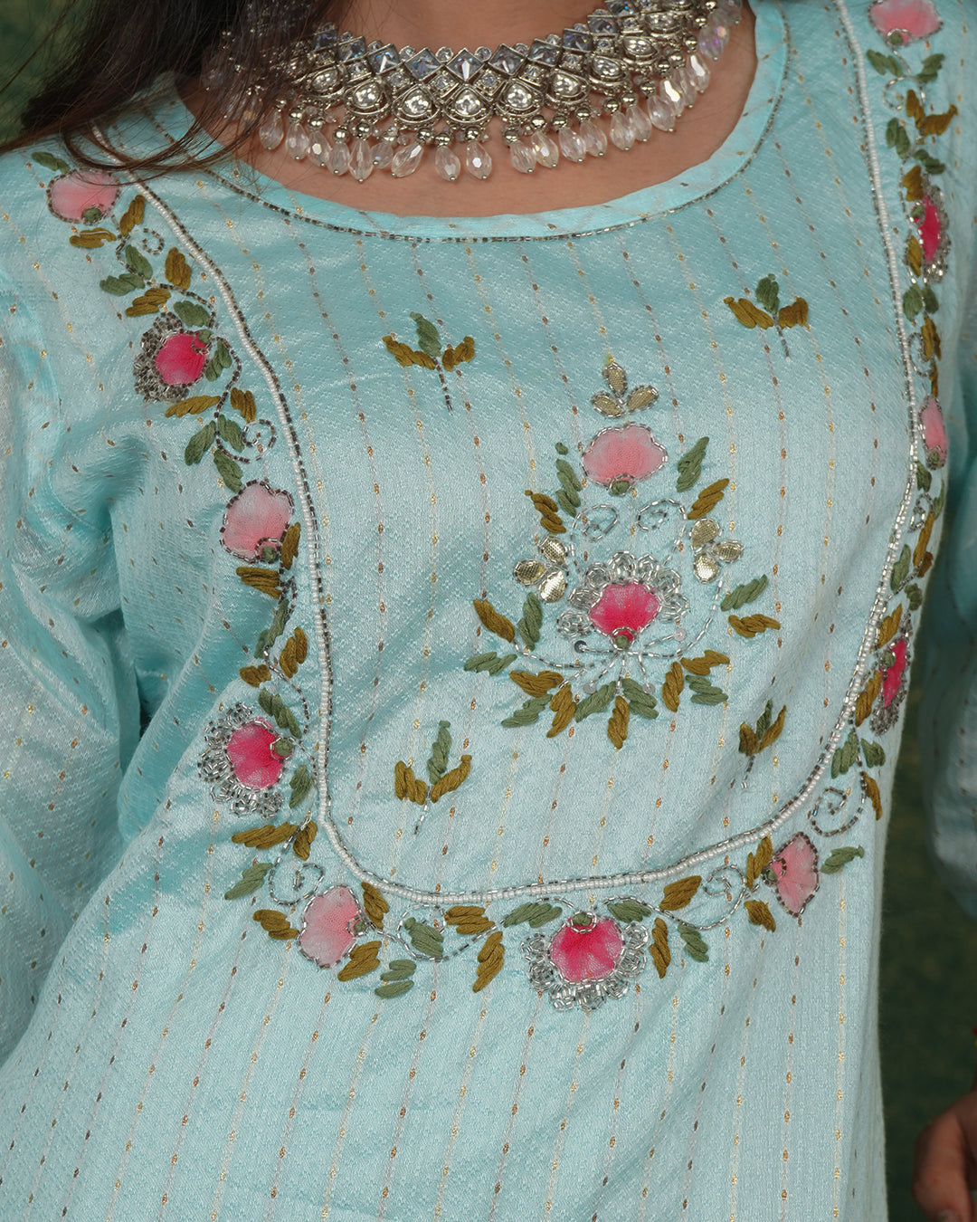 Elegant Thread-Embroidered Kurti Set with Organza Dupatta