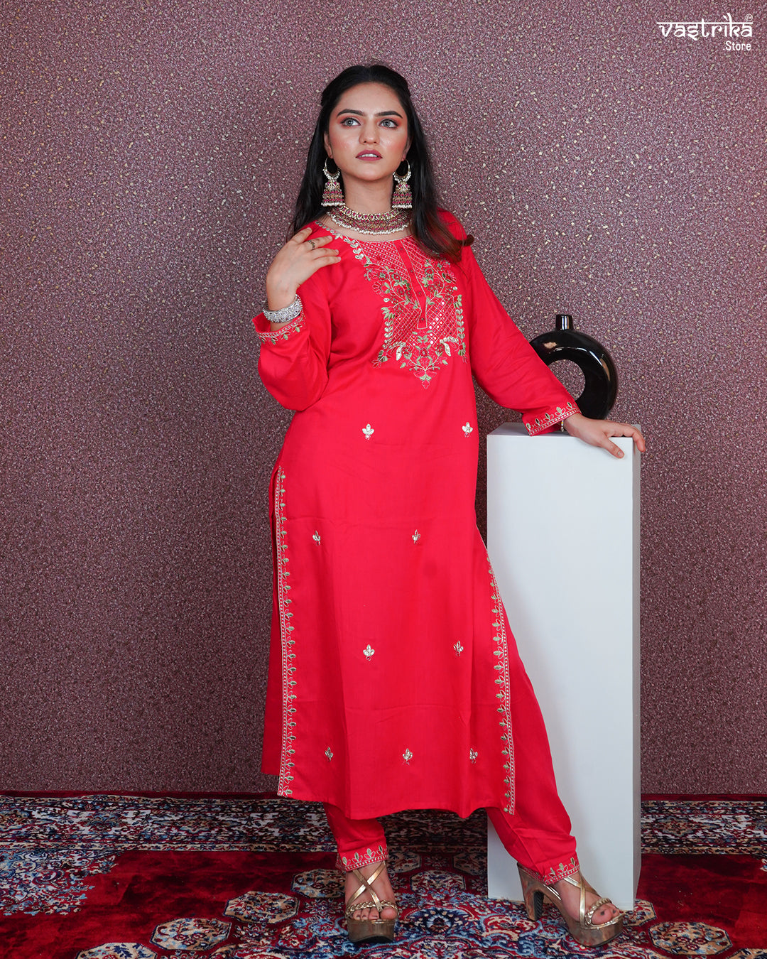 Exquisite Handcrafted Thread & Mirror Work Kurti Set