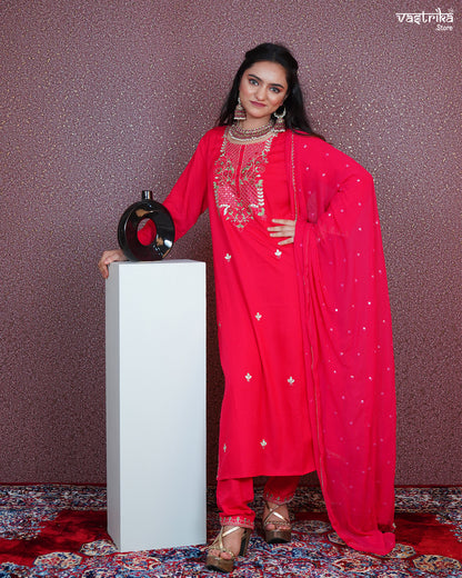 Exquisite Handcrafted Thread & Mirror Work Kurti Set