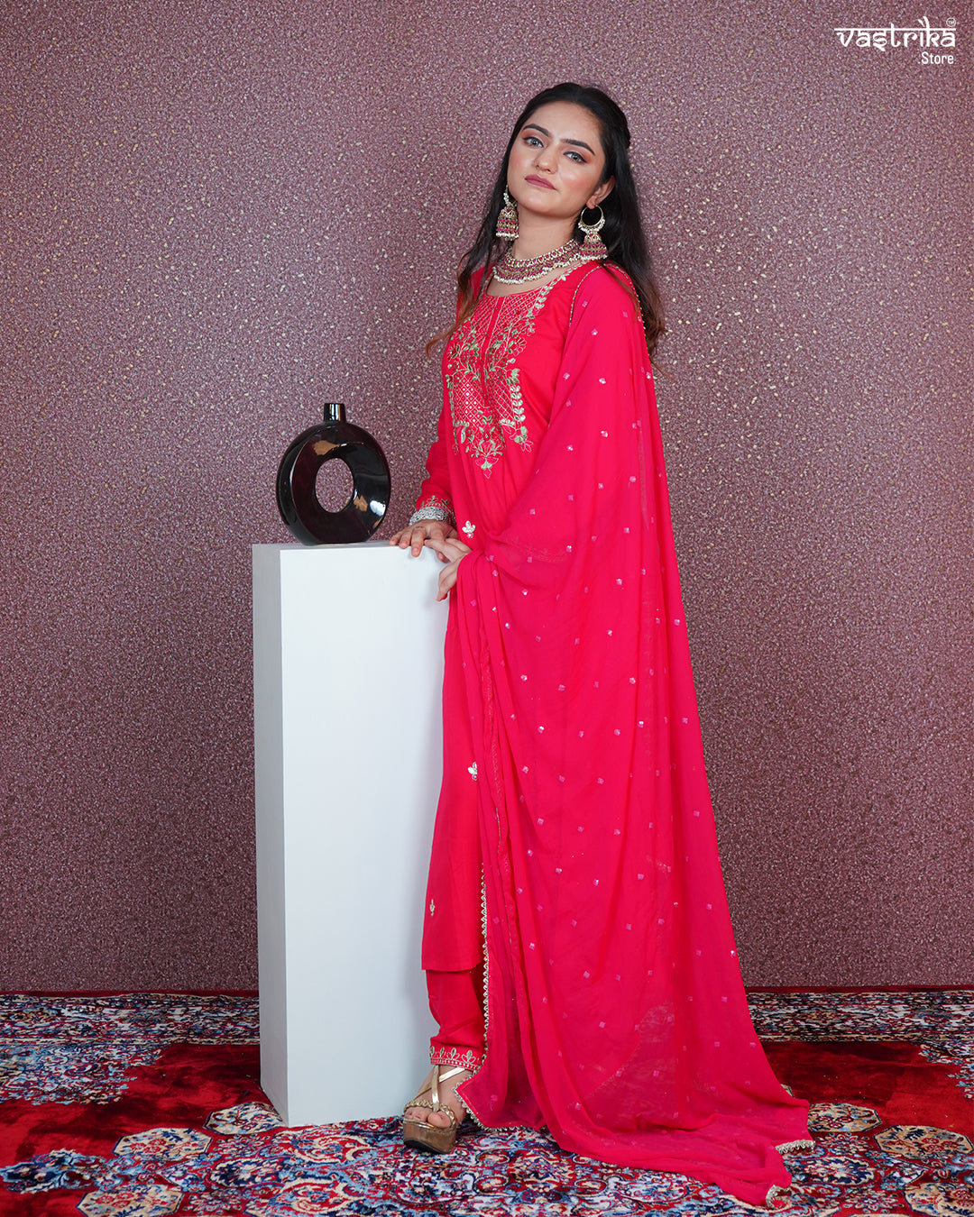 Exquisite Handcrafted Thread & Mirror Work Kurti Set