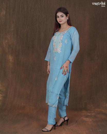 Nazira Threadwork Kurti Set with Embroidered Organza Dupatta