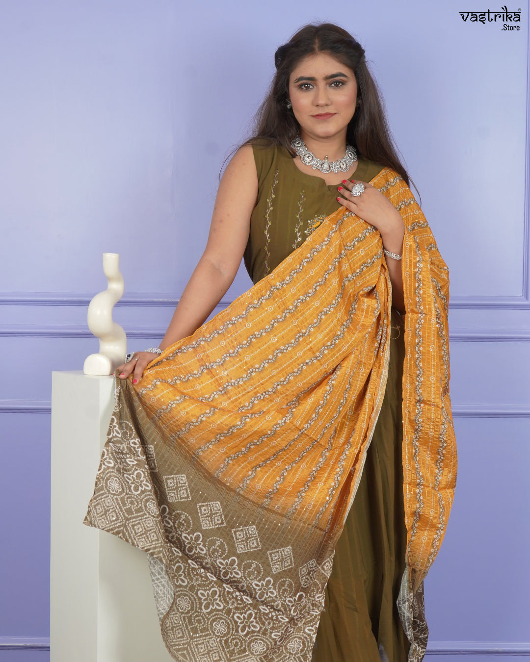 Elegant Handworked V-Wing Kurti Set