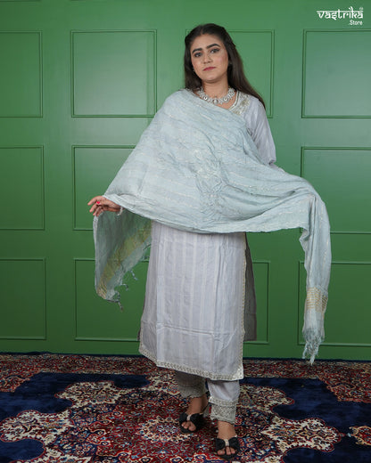 Graceful Jari Thread Embroidered Kurti Set