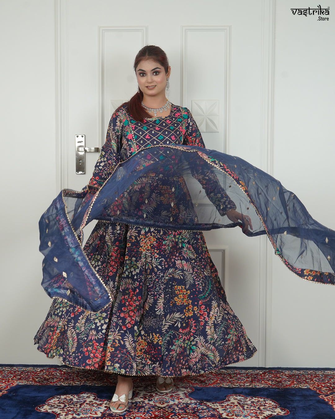 Straight Jari Work Kurti Set with Organza Dupatta