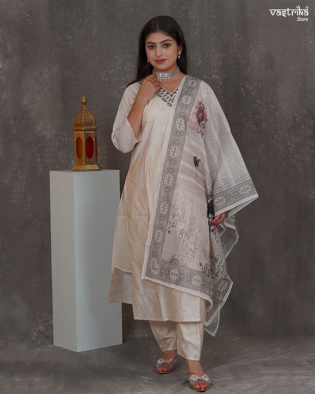 Aari Elegance Kurti Set