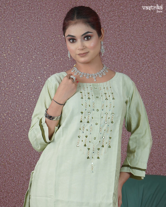 Handcrafted Elegance – Premium Ethnic Kurti Set