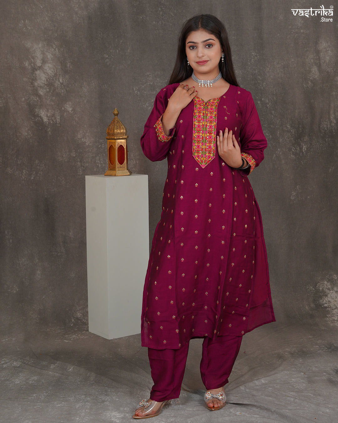 Booti Threadwork Kurti Set