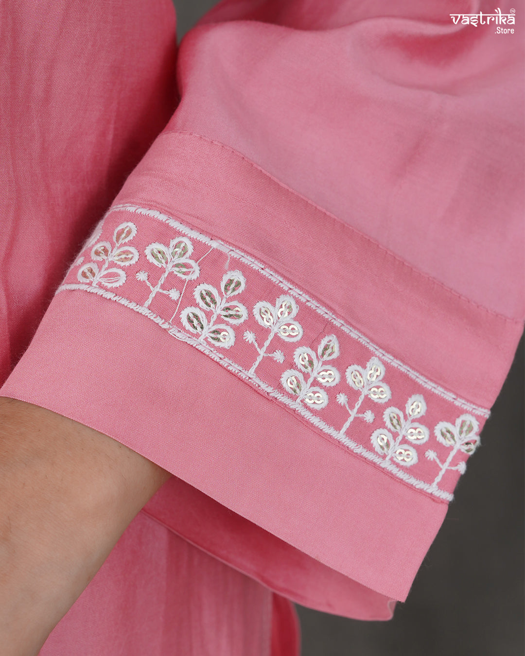 Zohra Threadwork Kurti Set with Organza Dupatta