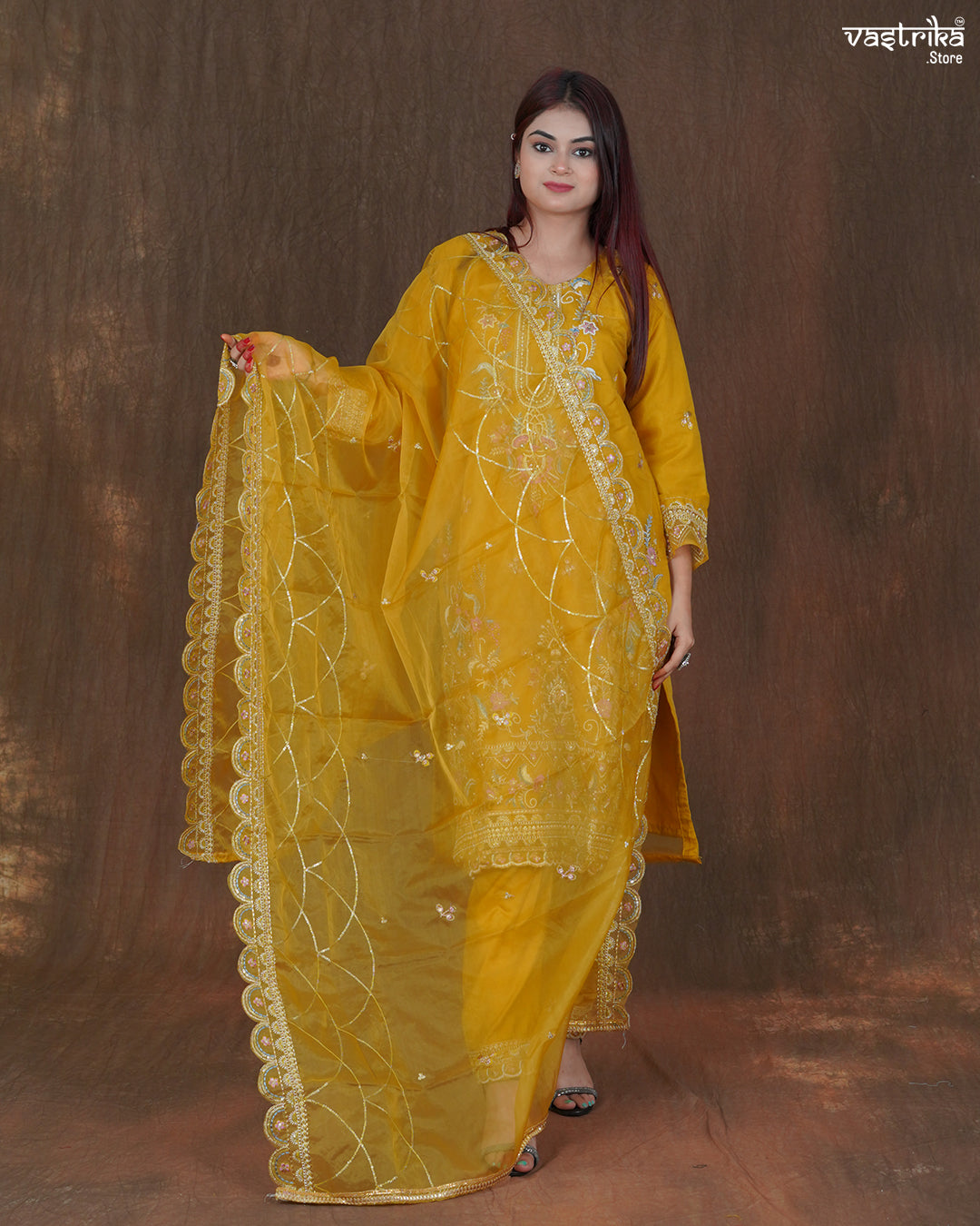 Zariya Handworked Jari Kurti Set with Lace Dupatta