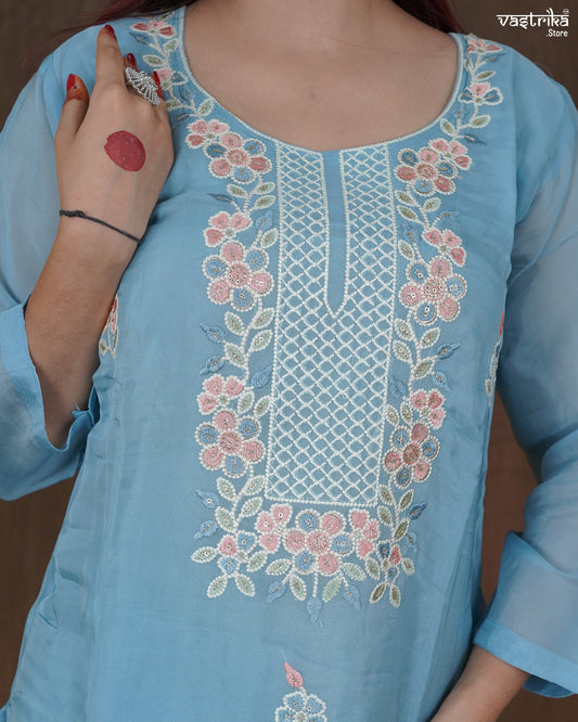 Nazira Threadwork Kurti Set with Embroidered Organza Dupatta