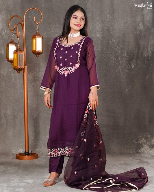 Jimmi Chuu Kurti Set with Resham & Thread Work
