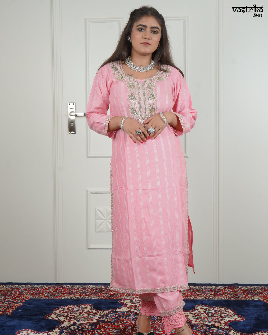 Hand Jari Thread Work Kurti Set with Lace Border Bottom