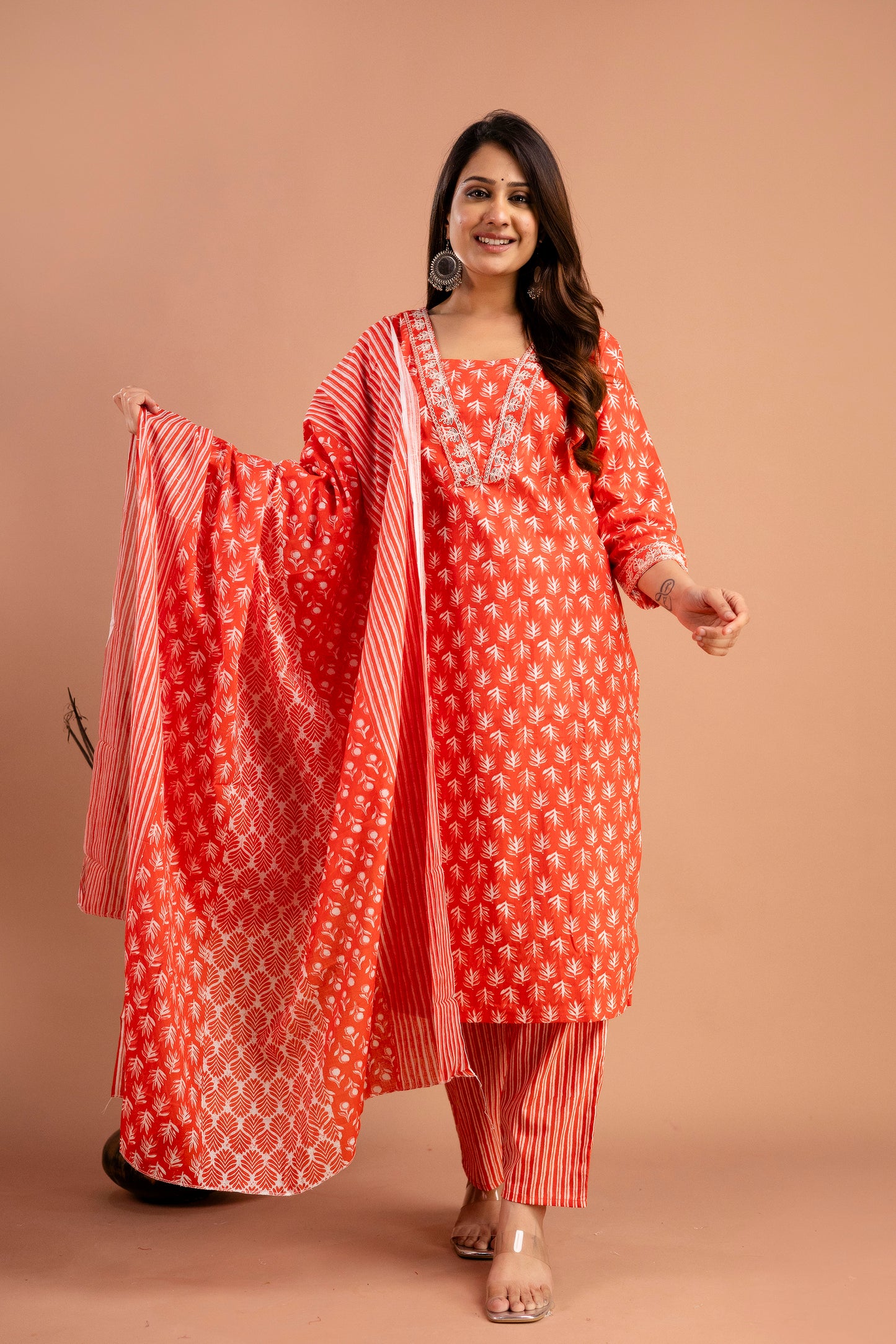 Printed Kurti with Resham Work V-Neck, Printed Dupatta & Matching Printed Pants