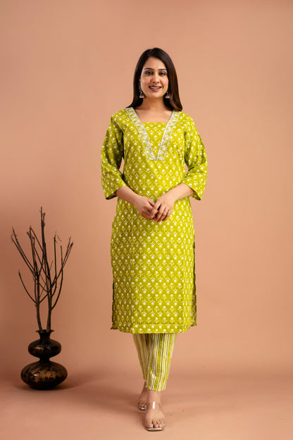 Printed Resham Work V-Neck Kurti with Printed Dupatta & Matching Printed Pants