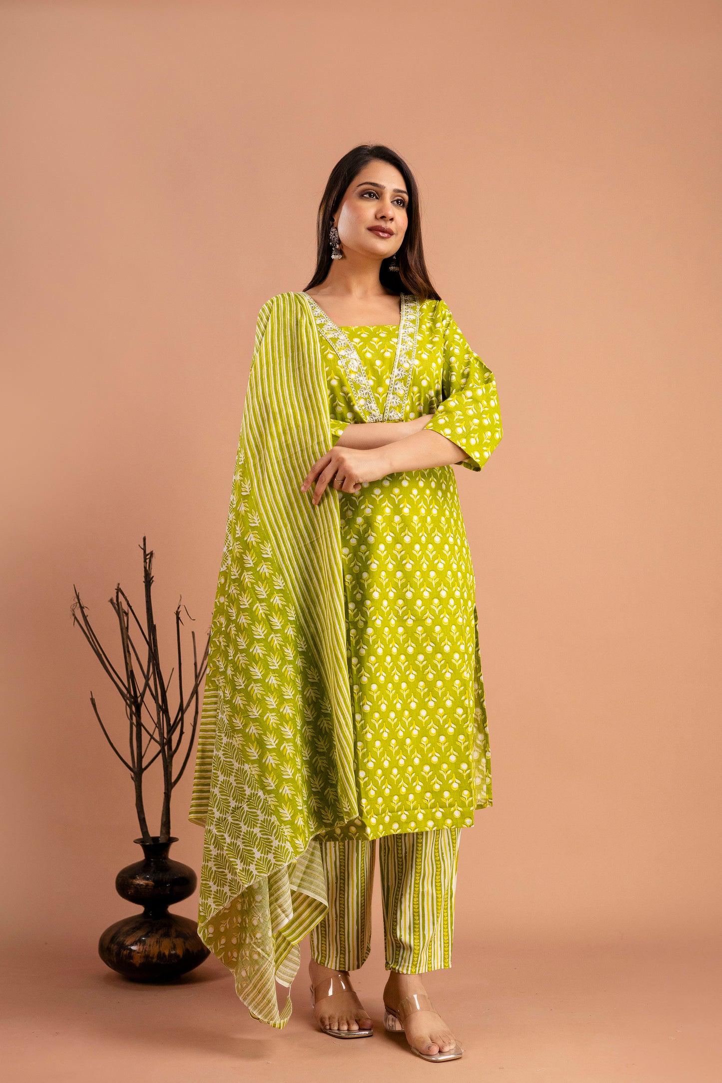Printed Resham Work V-Neck Kurti with Printed Dupatta & Matching Printed Pants