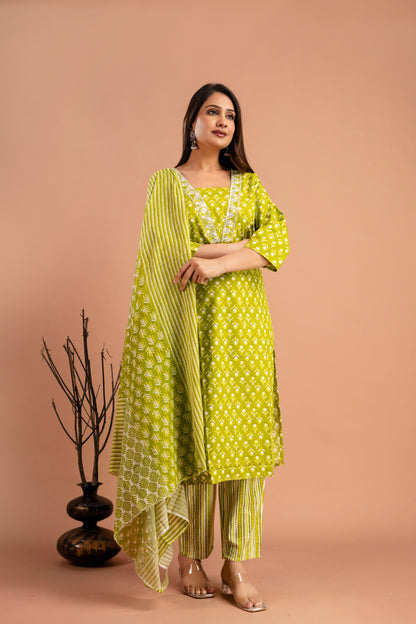 Printed Resham Work V-Neck Kurti with Printed Dupatta & Matching Printed Pants