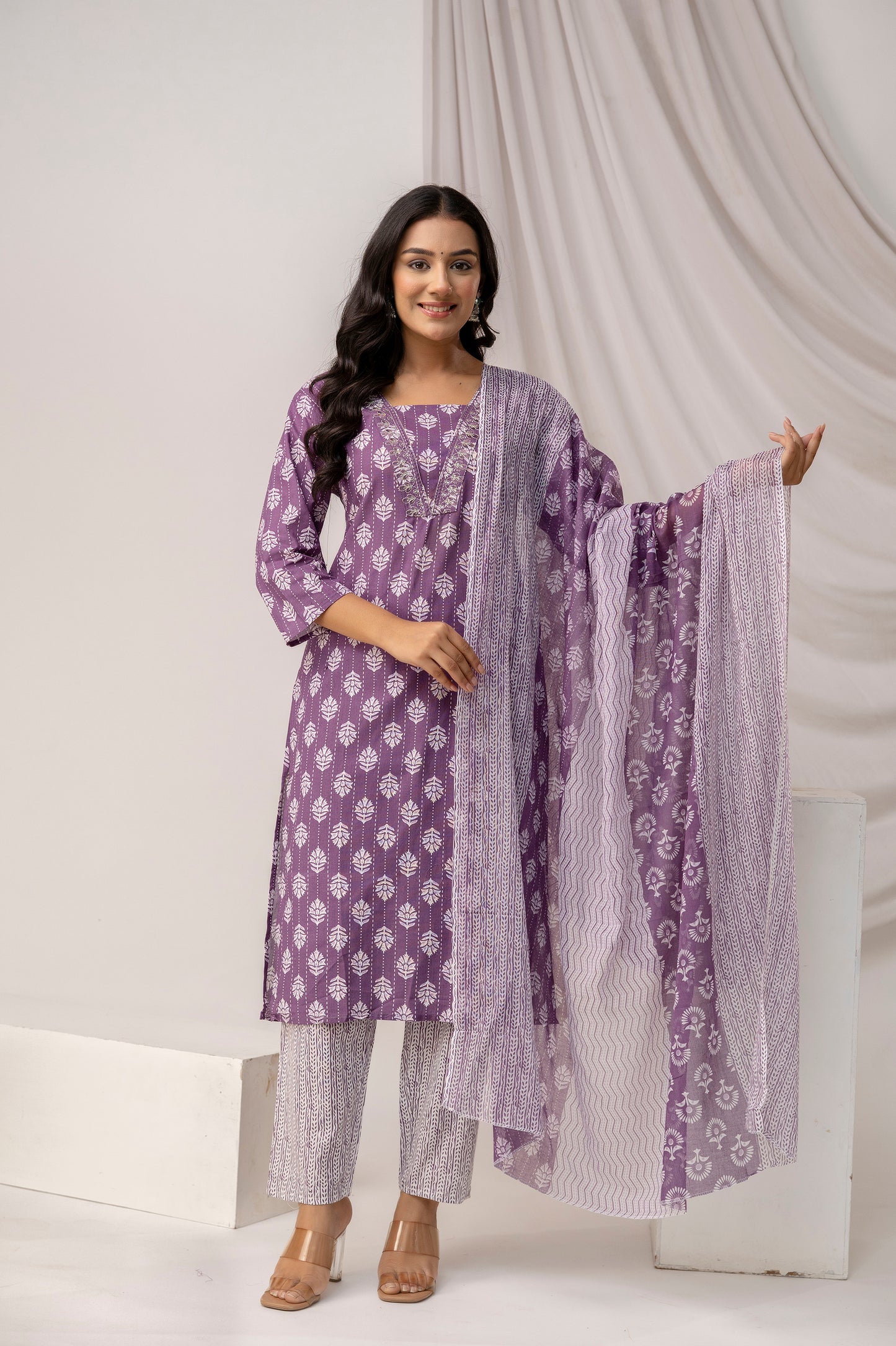 Printed Kurti with Jari & Thread Work Set