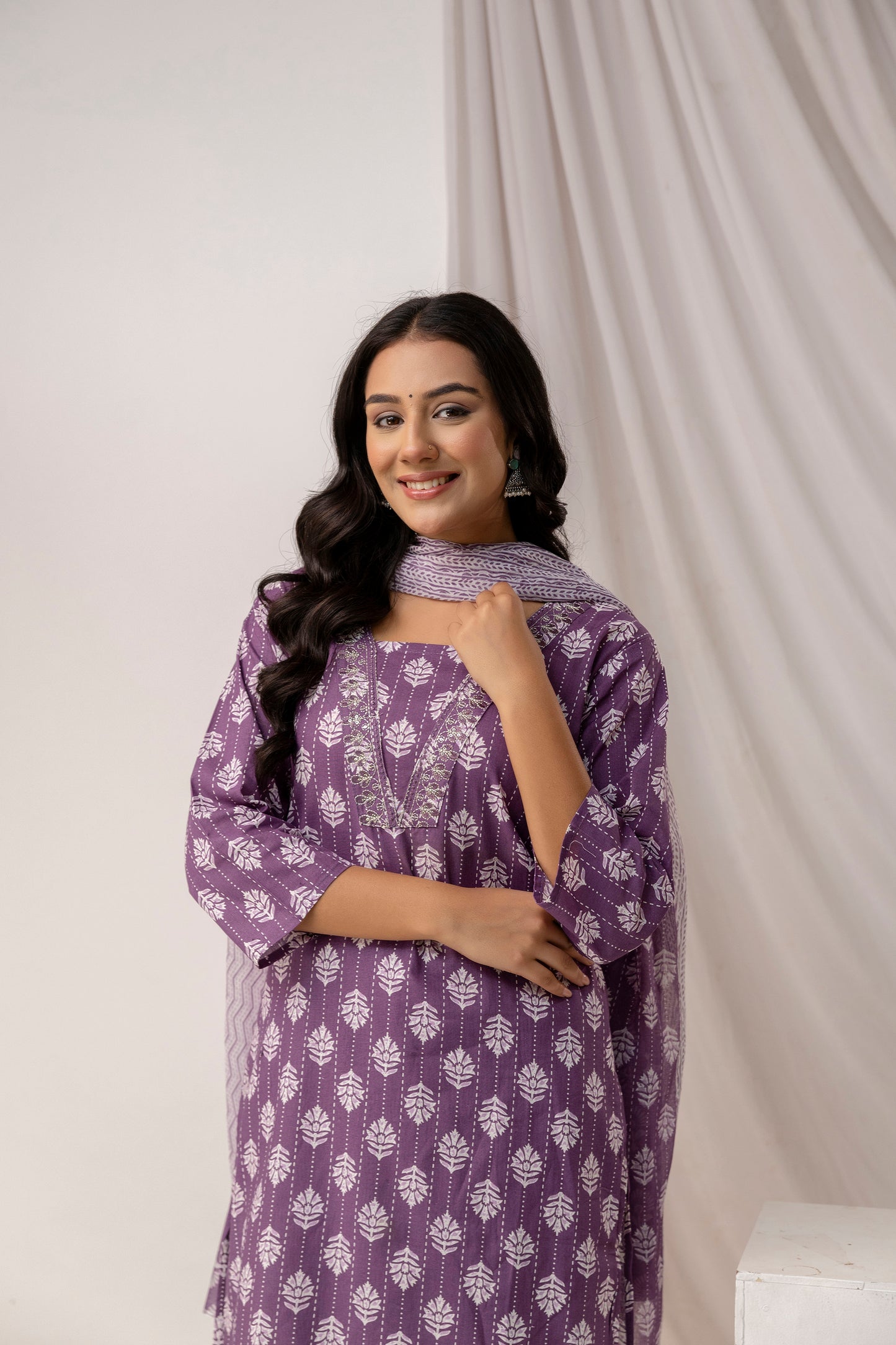 Printed Kurti with Jari & Thread Work Set
