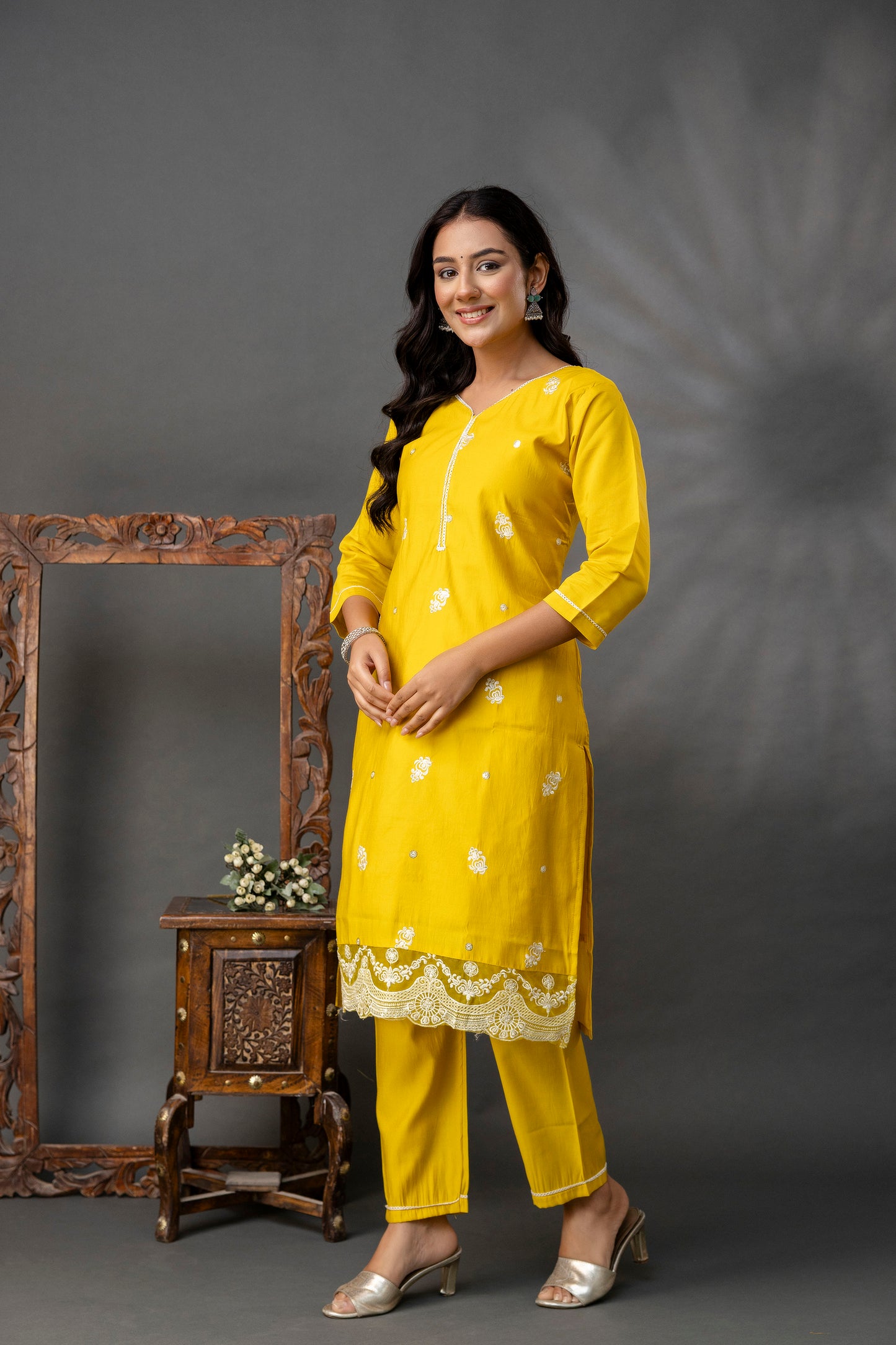 Thread Work Kurti with Plain Trouser Set