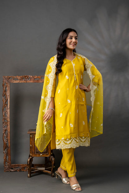 Thread Work Kurti with Plain Trouser Set