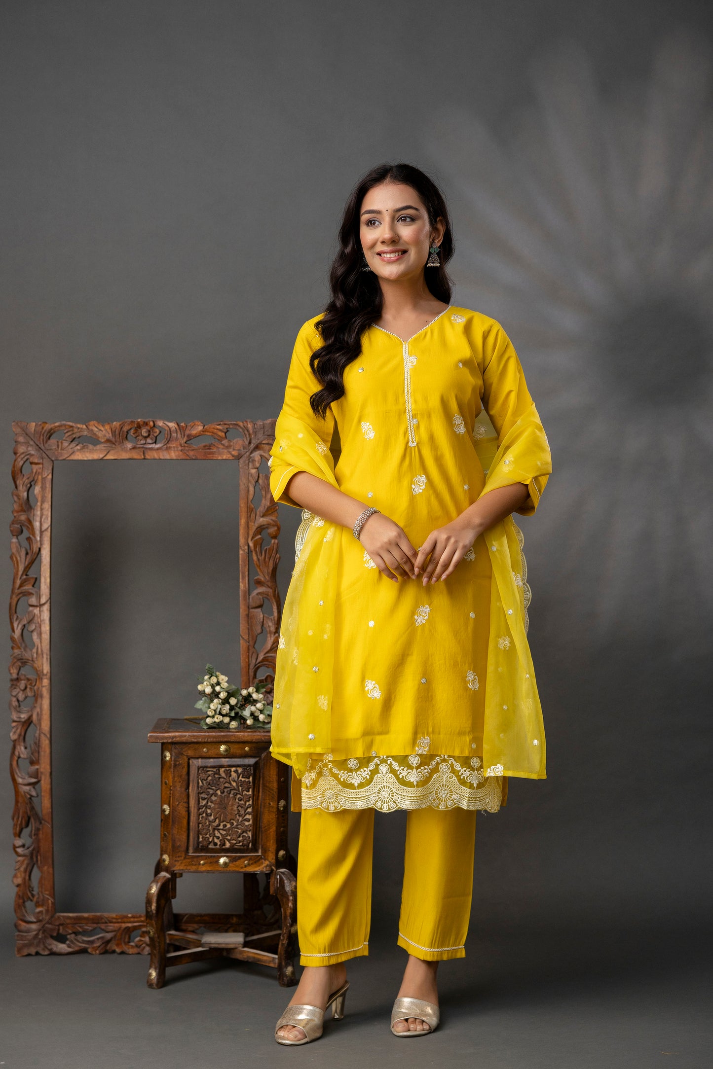 Thread Work Kurti with Plain Trouser Set