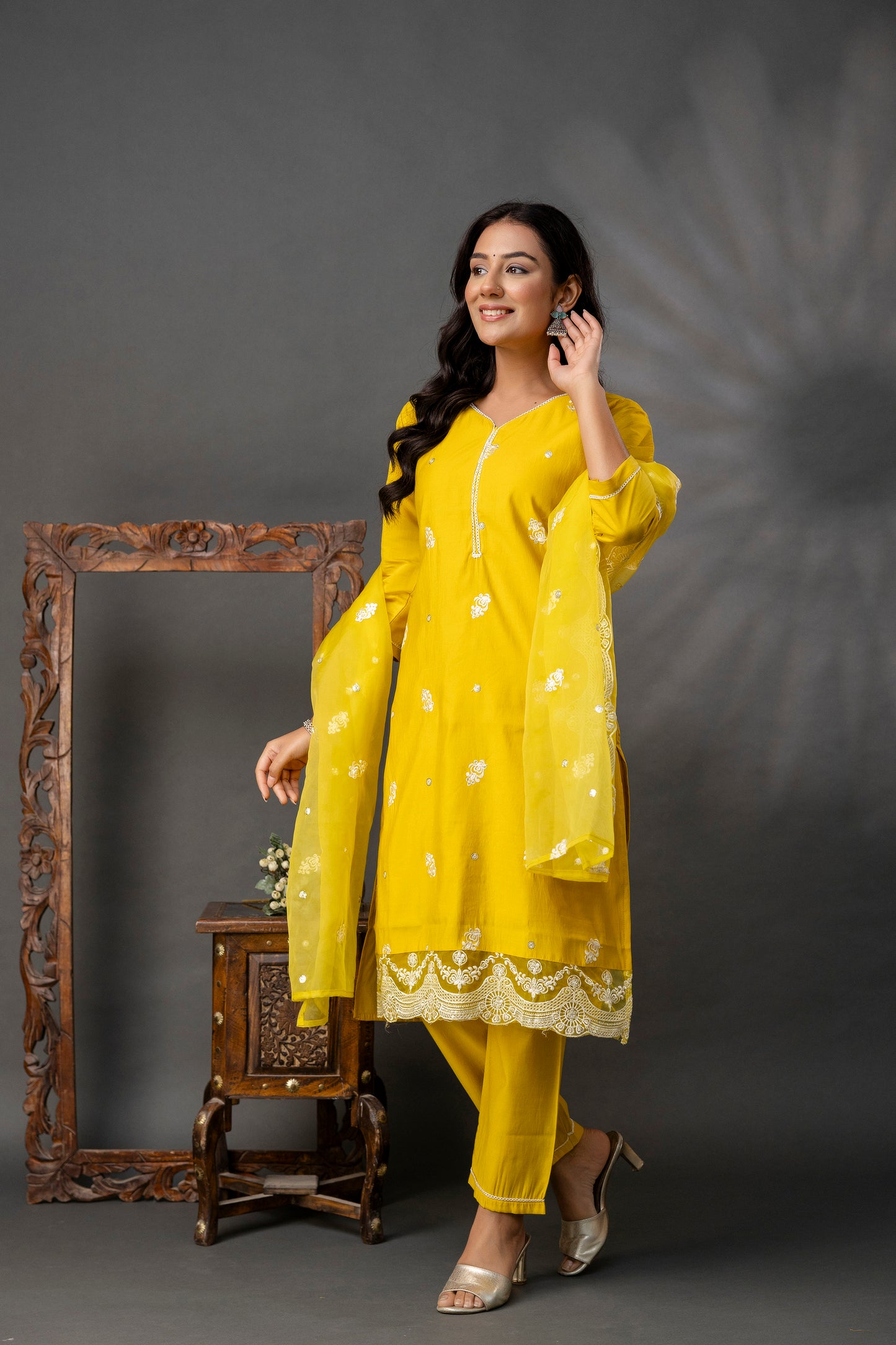 Thread Work Kurti with Plain Trouser Set