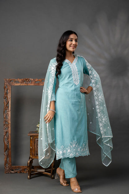 Plain Kurti with Lace Work Set