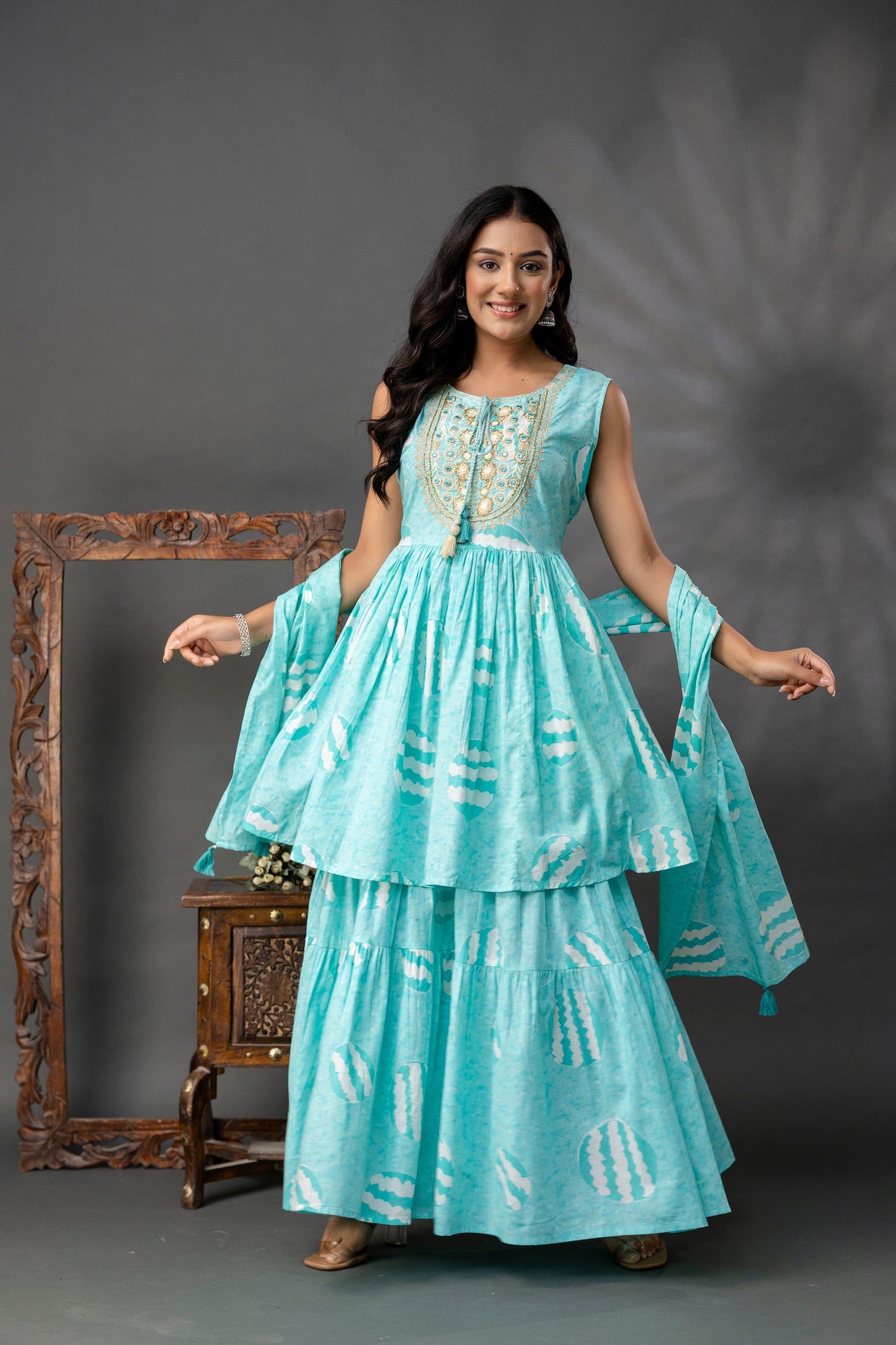 Printed Kurti with Thread & Handwork Set