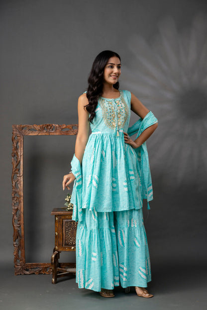 Printed Kurti with Thread & Handwork Set