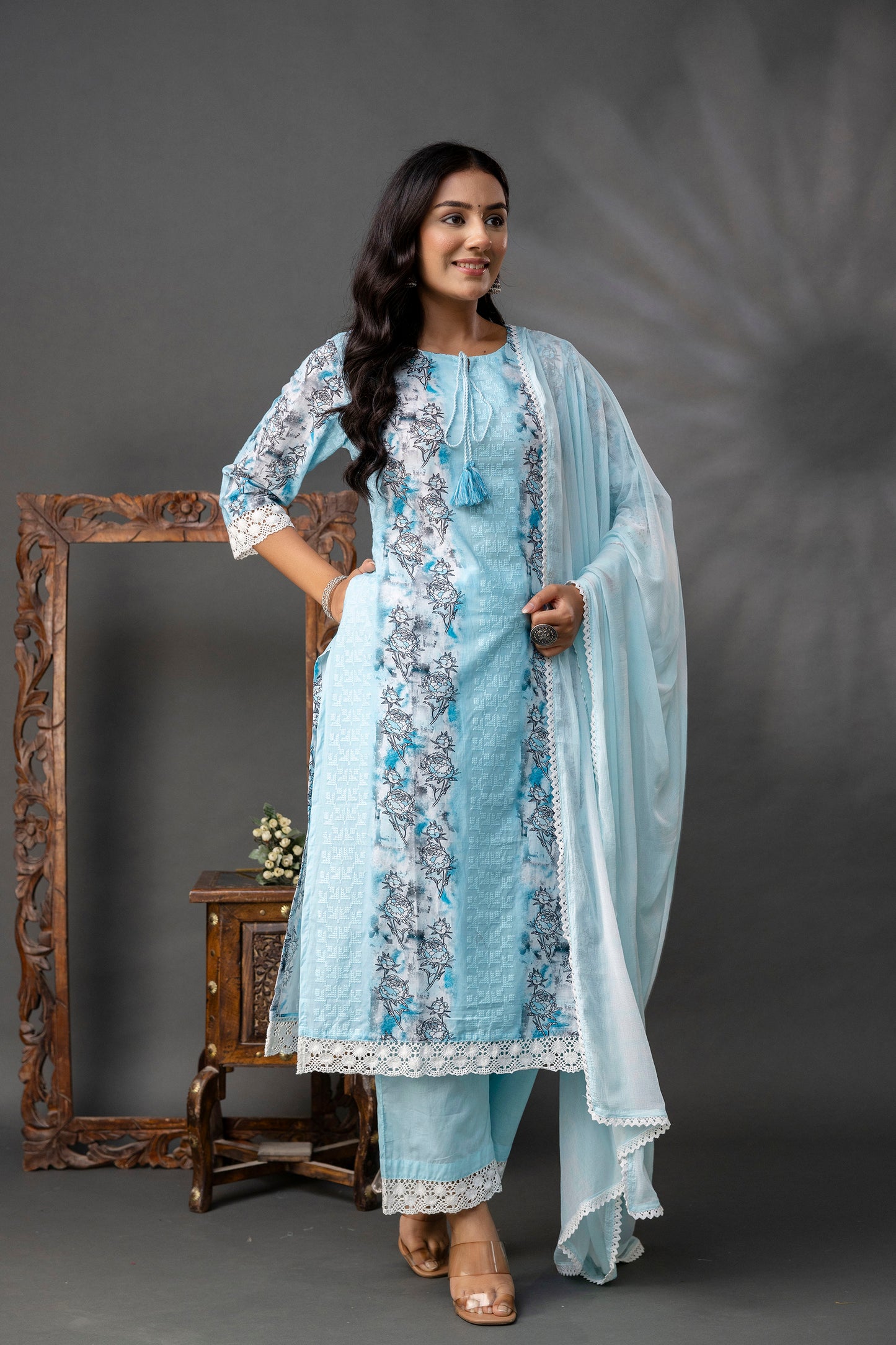 Printed Straight Kurti with V-Wing Work Set