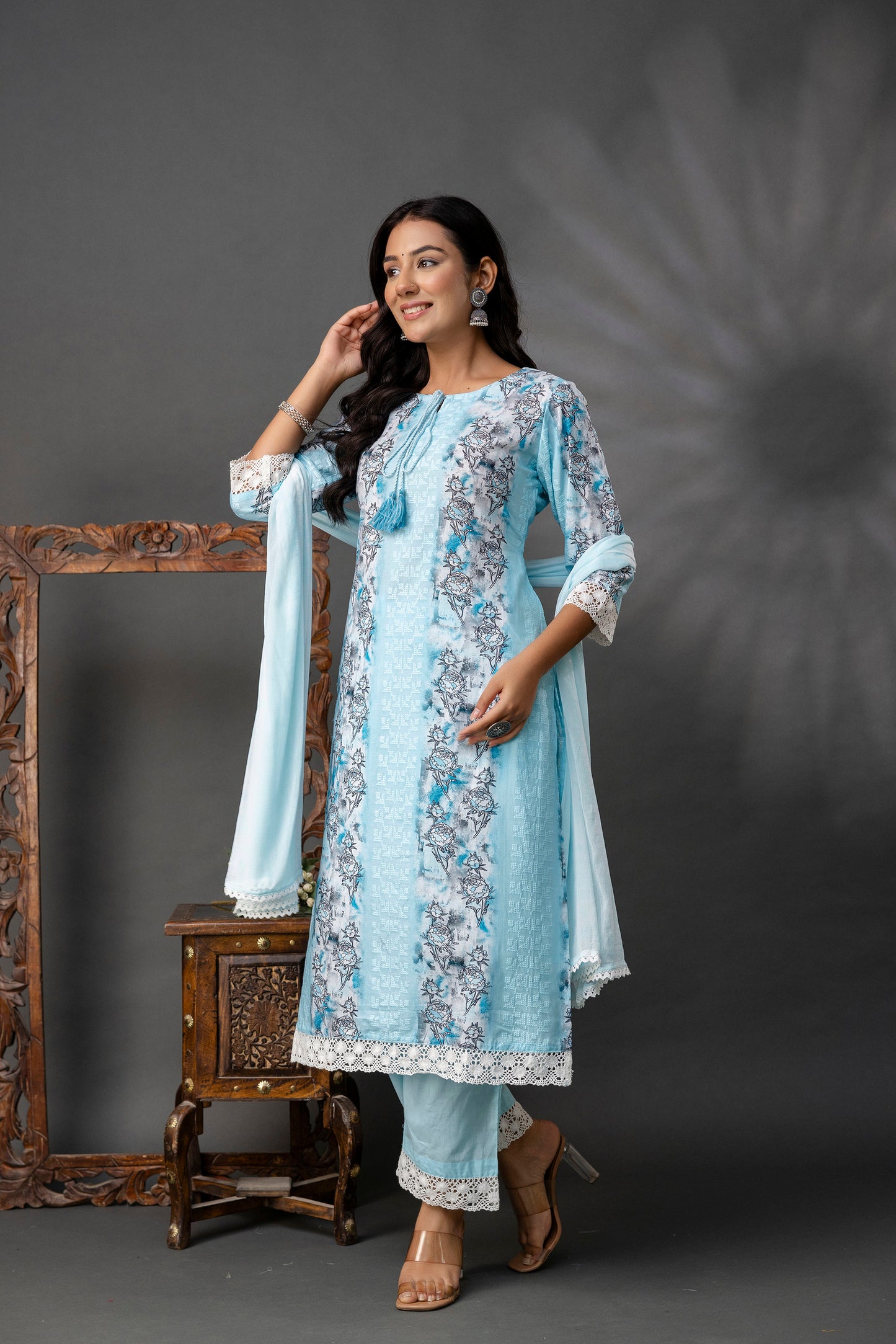 Printed Straight Kurti with V-Wing Work Set