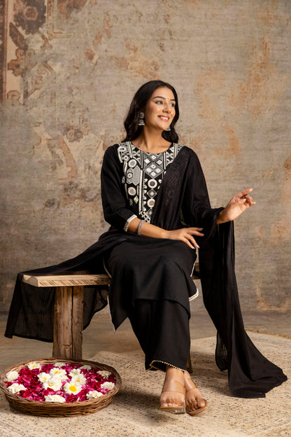 Threaded Grace Kurti Set