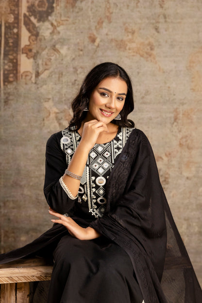 Threaded Grace Kurti Set