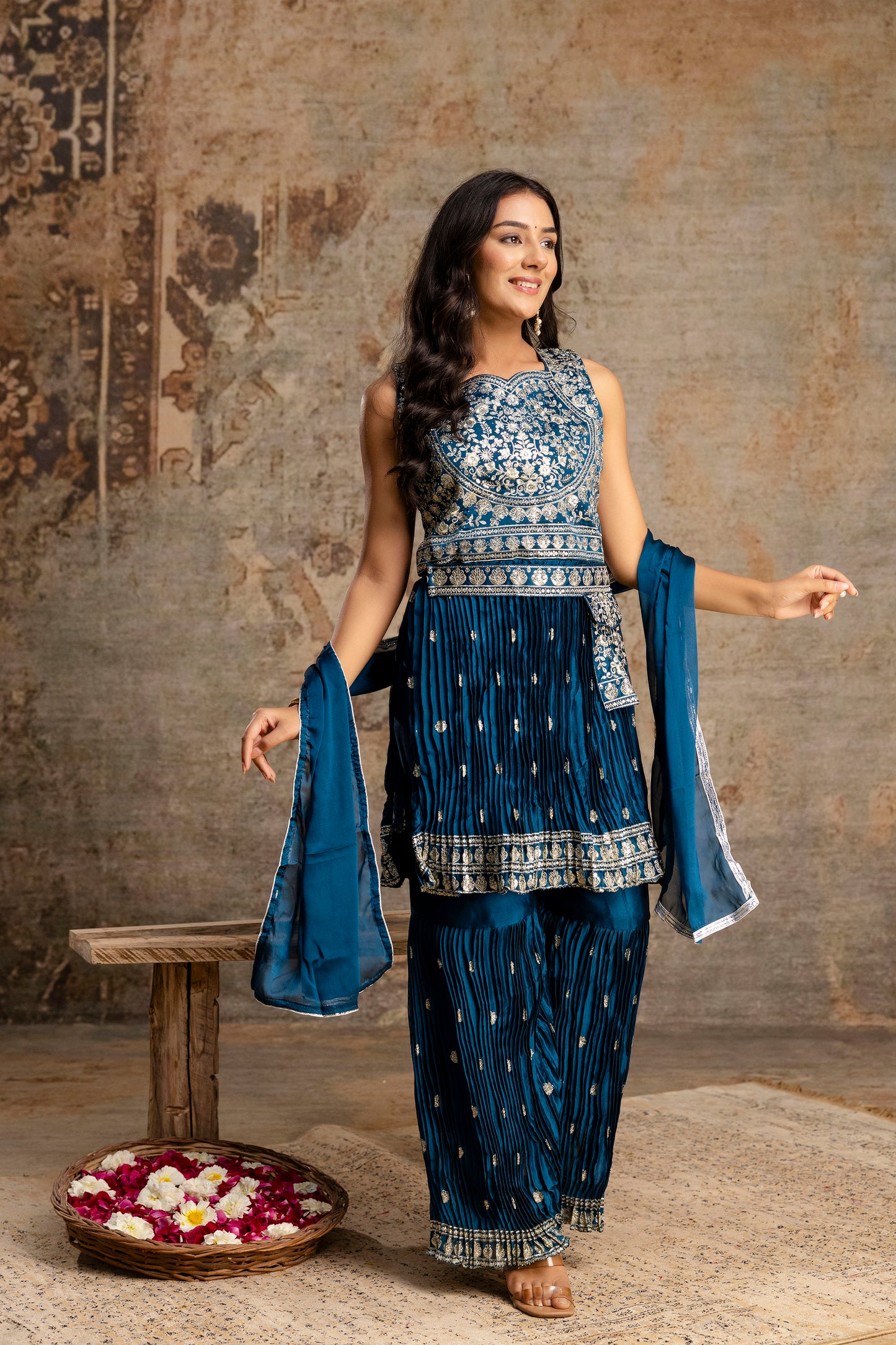 Regal Jari Sharara Set