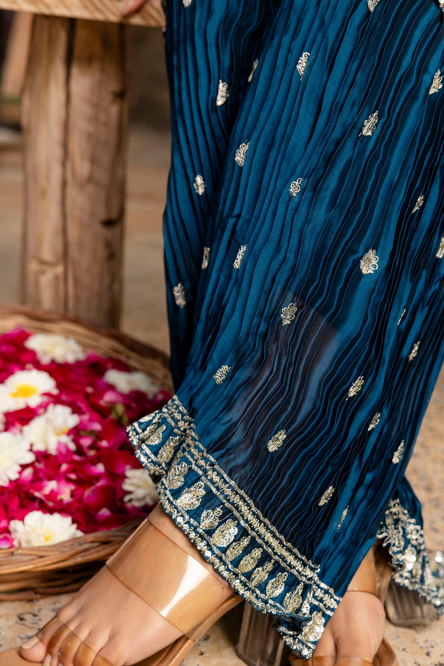 Regal Jari Sharara Set