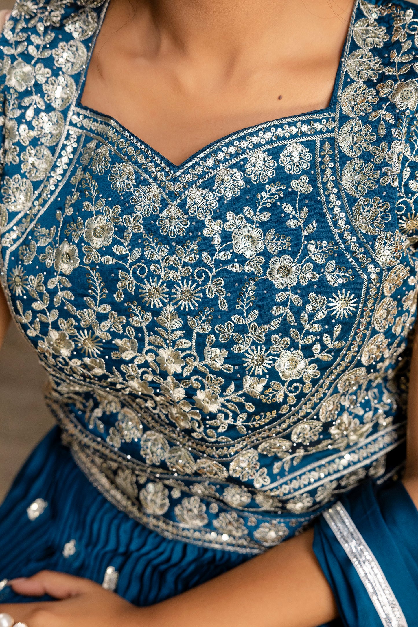 Regal Jari Sharara Set