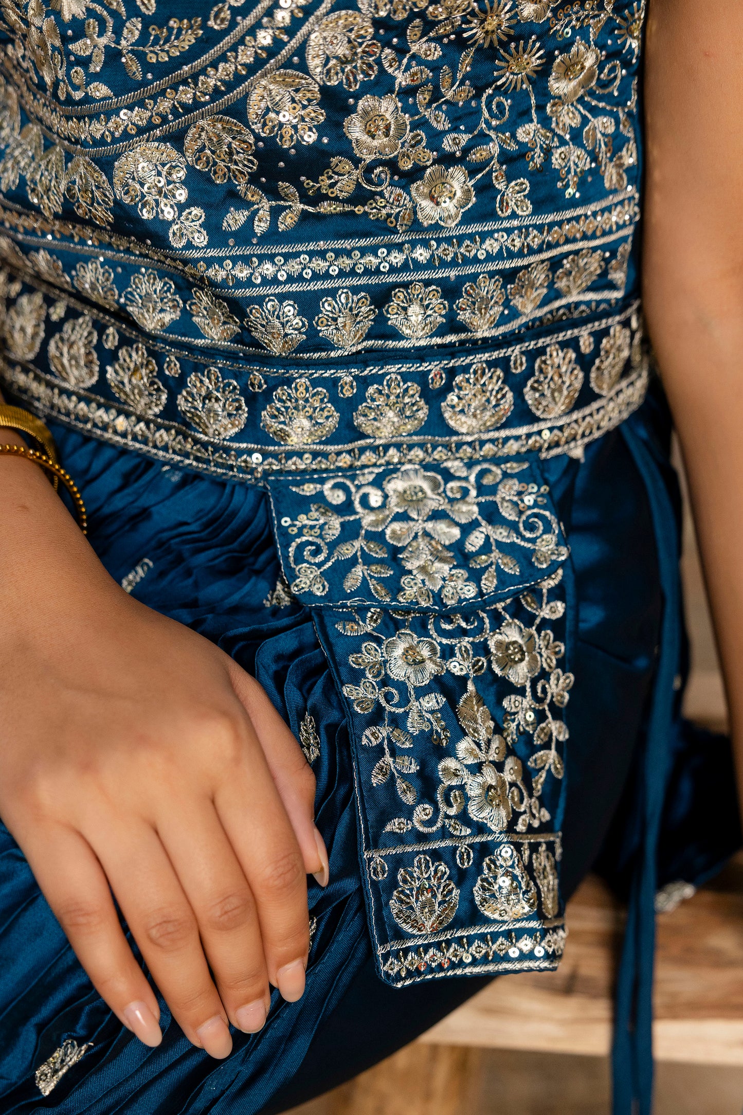 Regal Jari Sharara Set