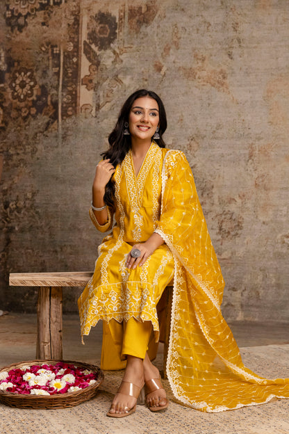 Pakistani Charm Kurti Set