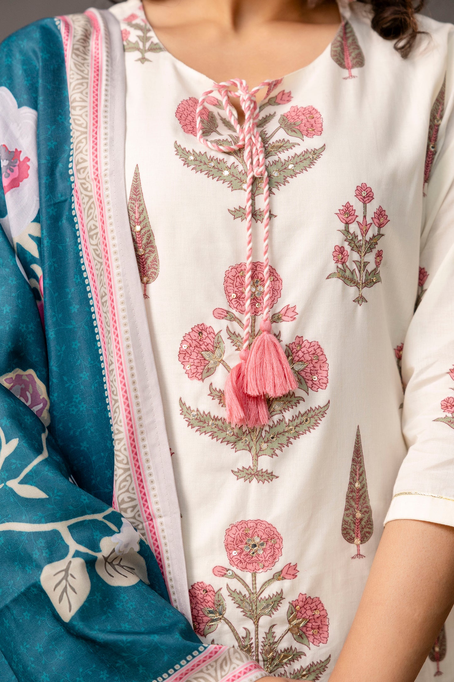 Printed Kurti with Jari Detailing, Plain Trousers & Decorative Dupatta