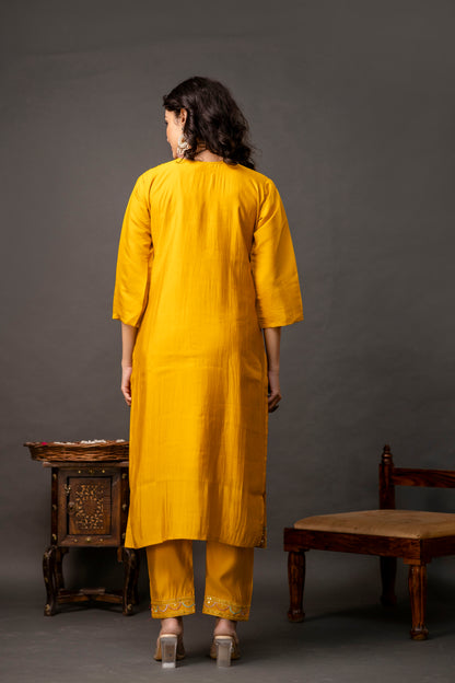 Resham & Sequined Work Kurti with Double-Shaded Chiffon Dupatta & Plain Trouser