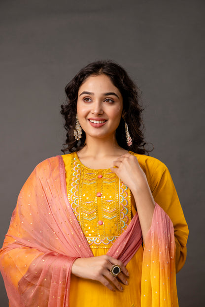 Resham & Sequined Work Kurti with Double-Shaded Chiffon Dupatta & Plain Trouser