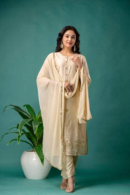 Gotta Patti & Mirror Embellished Kurti with Solid Dupatta & Plain Trousers