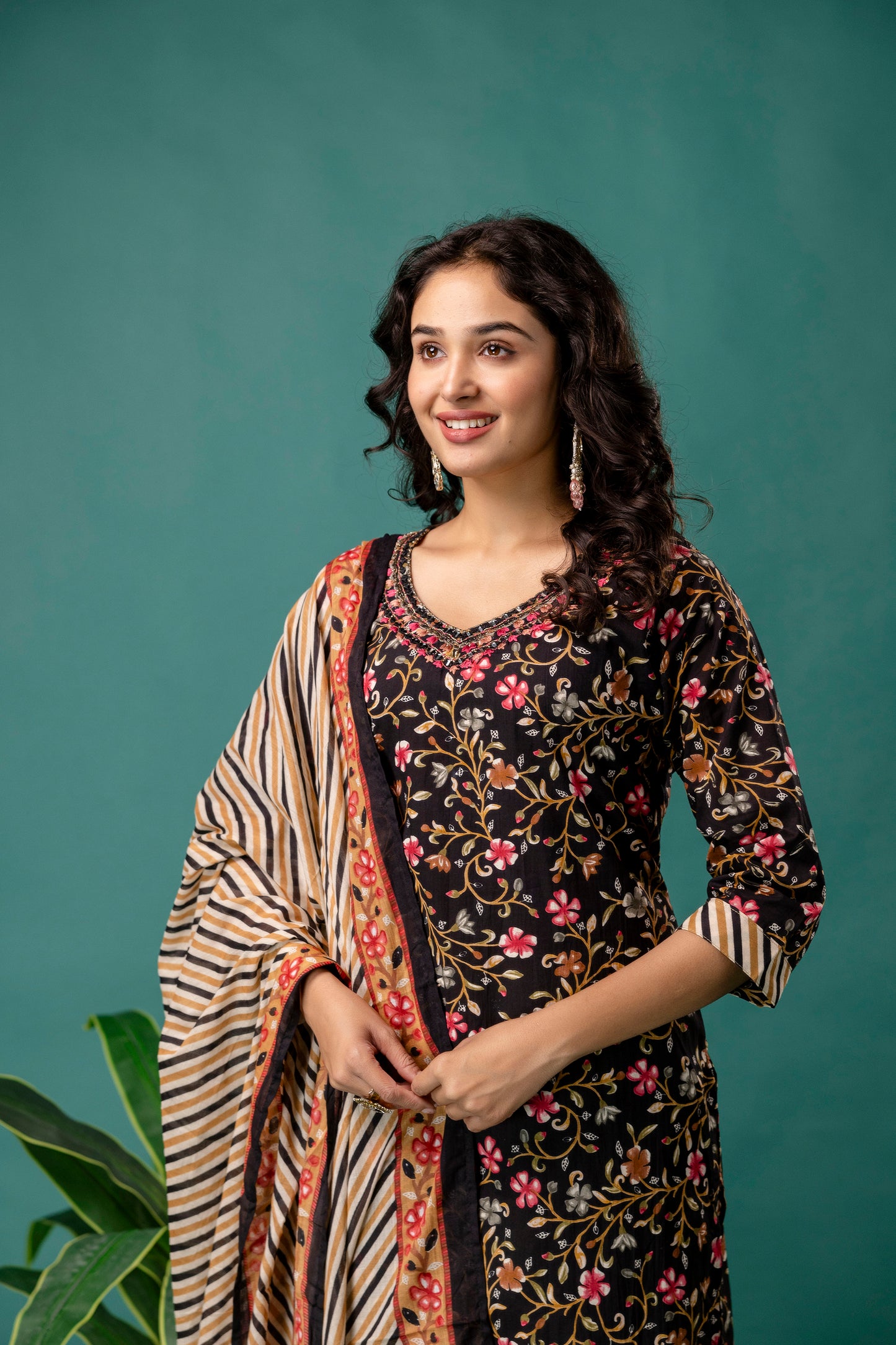 Printed Resham Work V-Neck Kurti with Printed Dupatta & Pants