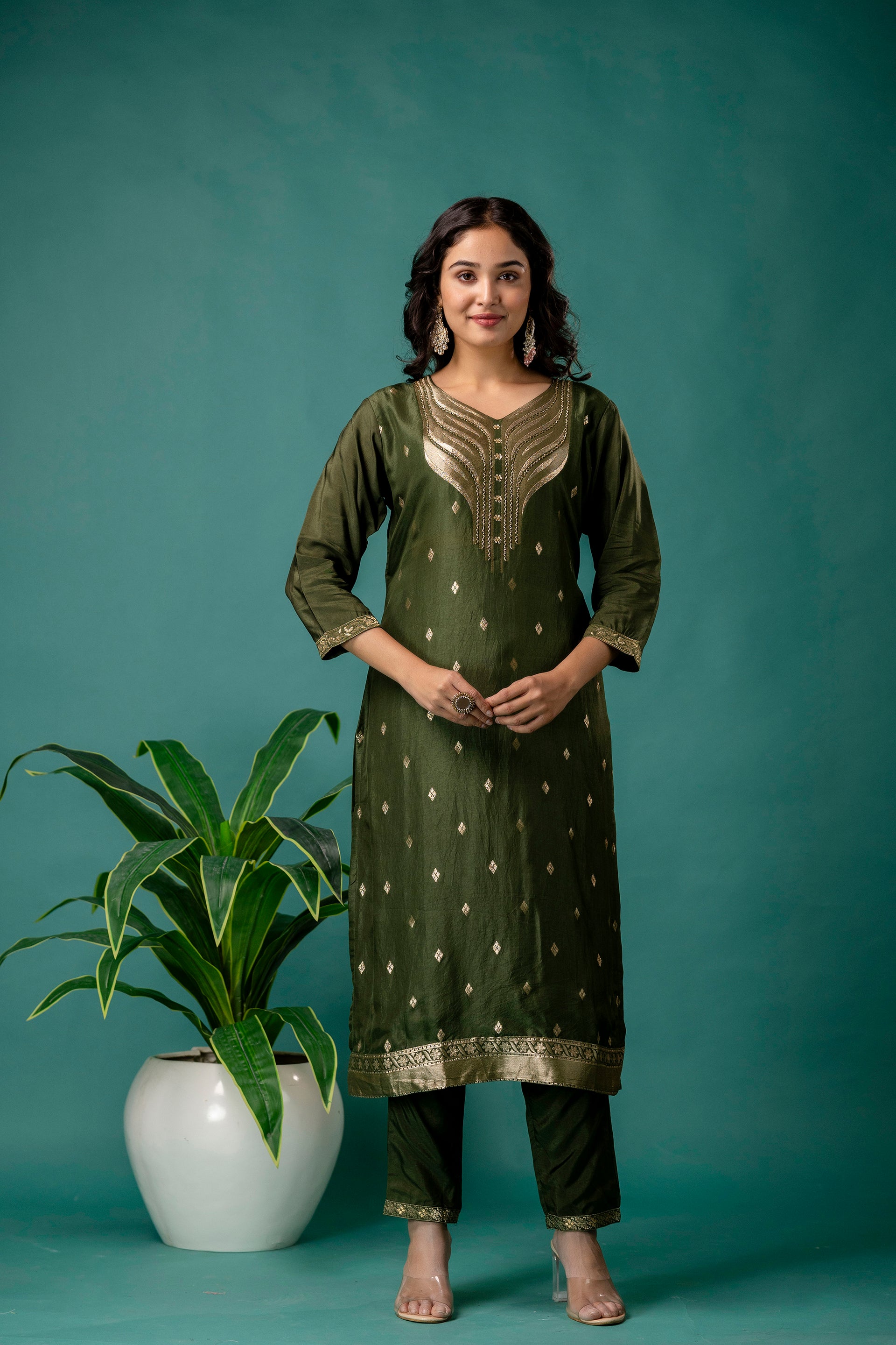 Banarasi Handworked Kurti with V-Neck, Shiffon Dupatta & Plain Trouser