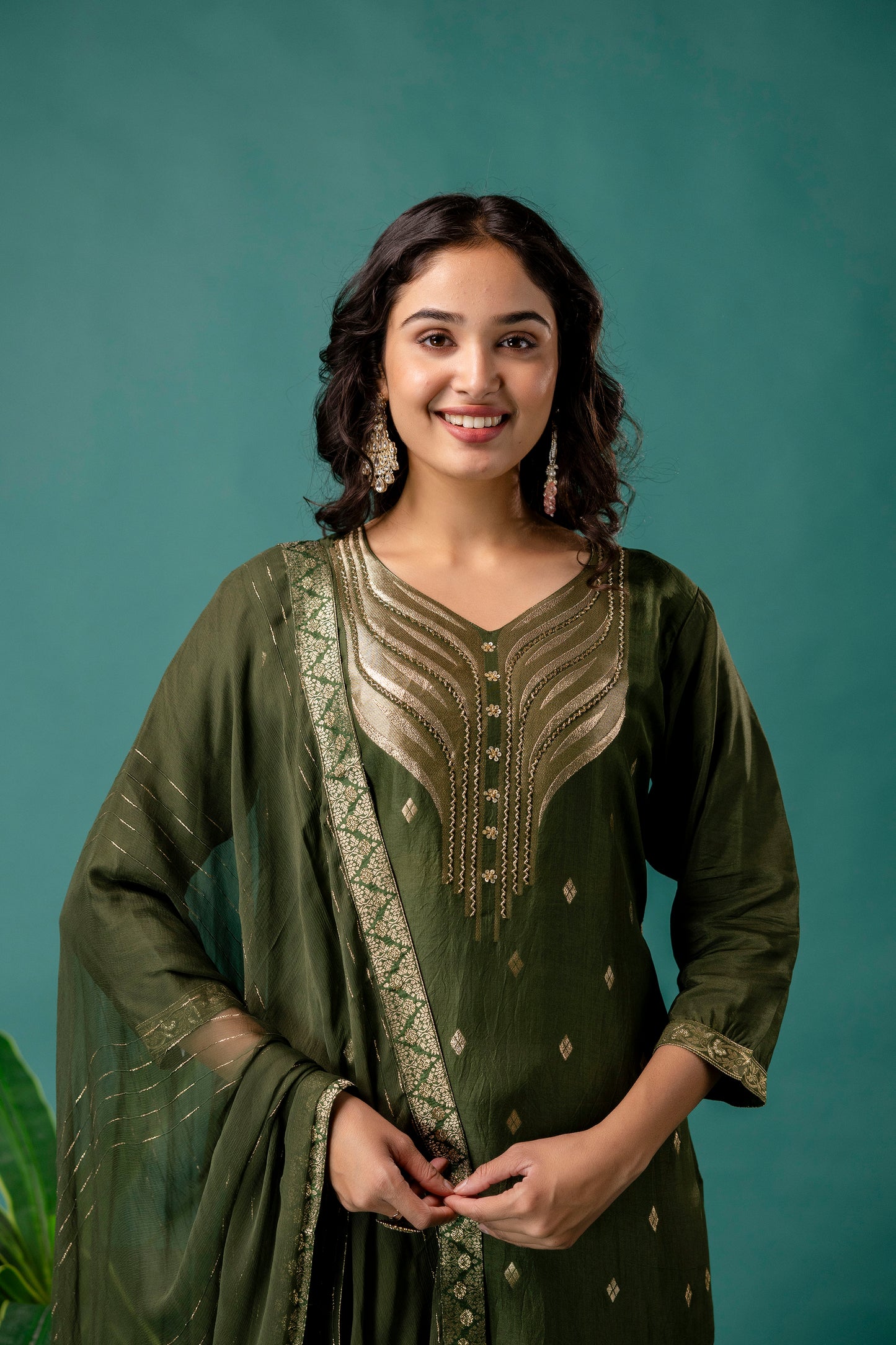 Banarasi Handworked Kurti with V-Neck, Shiffon Dupatta & Plain Trouser